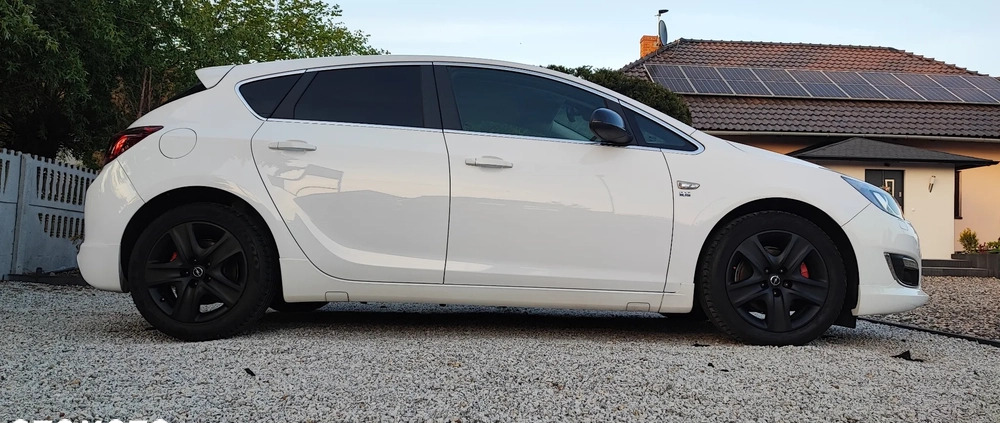 Opel Astra cena 29900 przebieg: 217100, rok produkcji 2013 z Wschowa małe 254